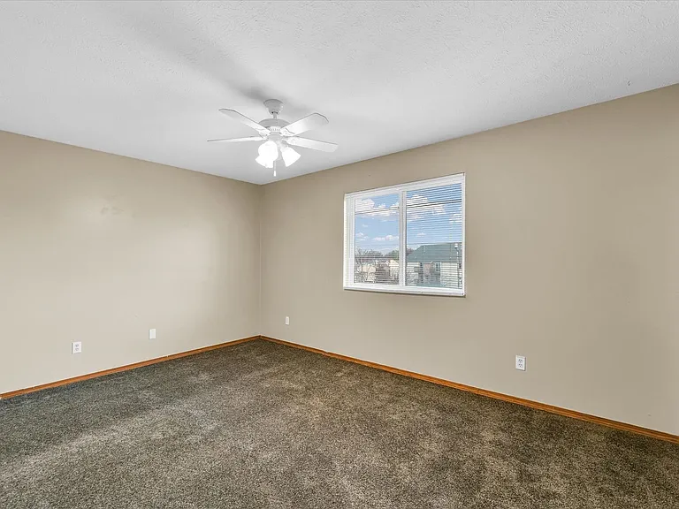 1-6 Rainbow Cir — Photo 31