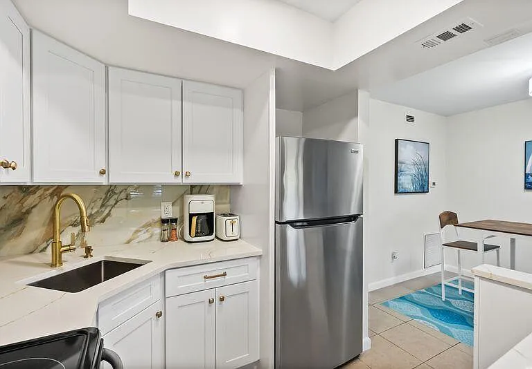 2319 Tamarind Dr #102 — Photo 16