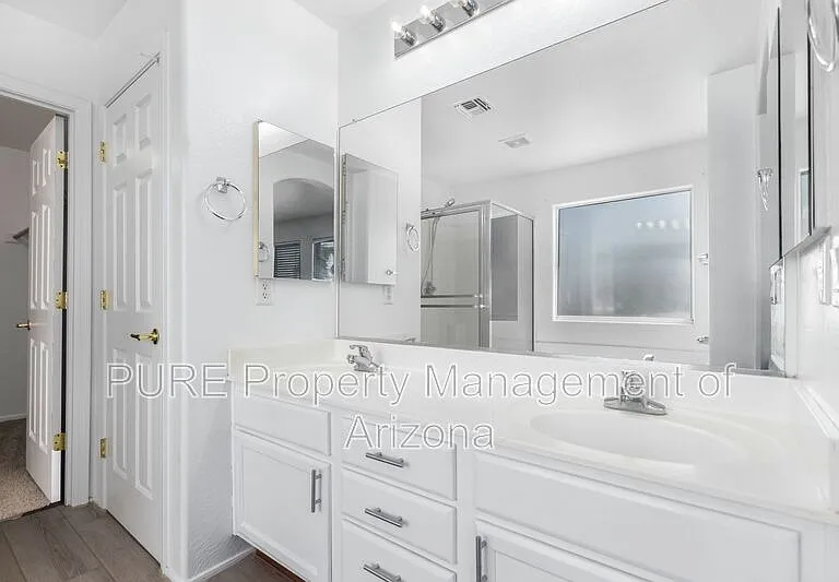 322 S 116th Ave — Photo 15