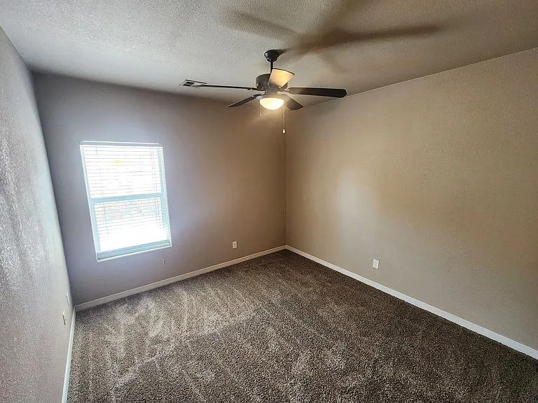 2777 Conventry 2777 Coventry — Photo 33