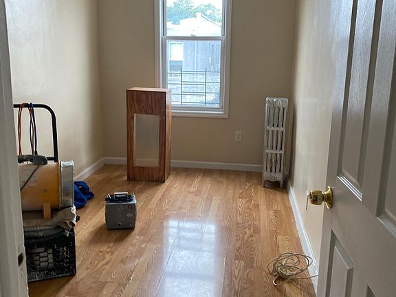 2nd image of 1329 Croes Ave #2R
