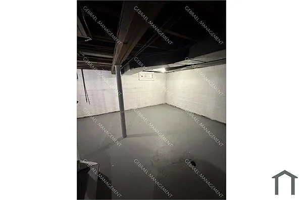 Building Photo - 806 Alvord Ave