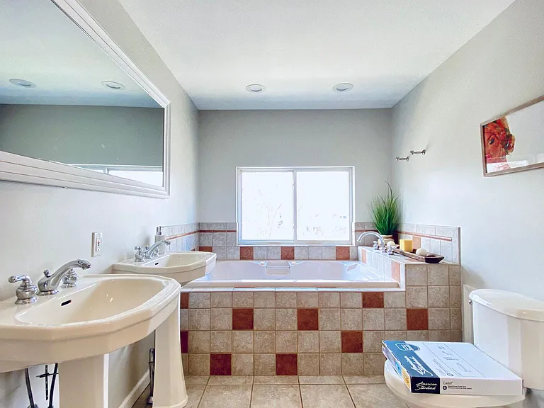 320 Berkeley St — Photo 58