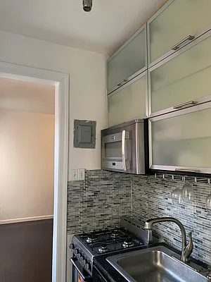 Sold by RC Realty Group of New York Inc | media 9