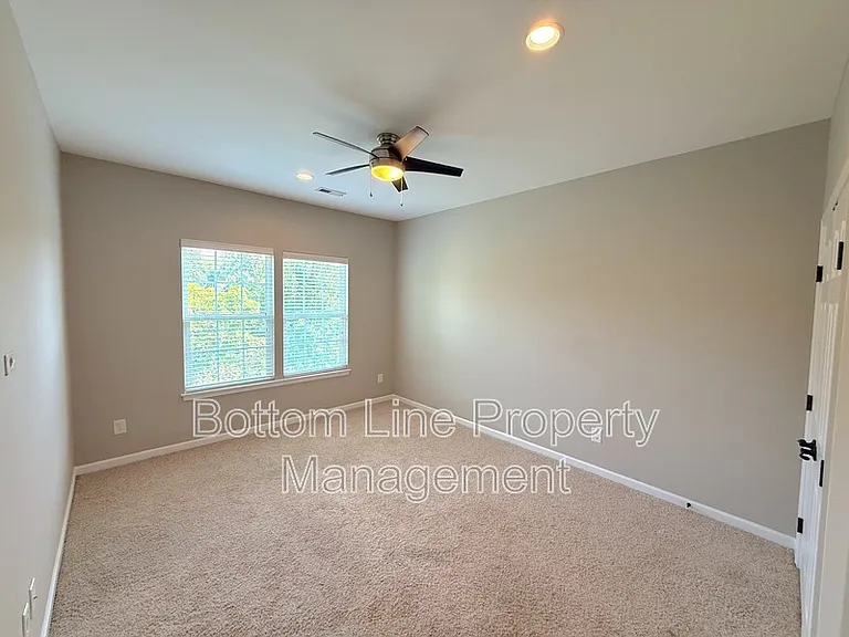 15007 Skypark Dr — Photo 26