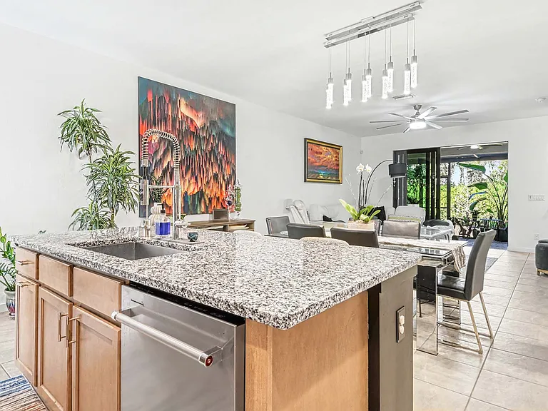 13045 Pembroke Dr — Photo 26