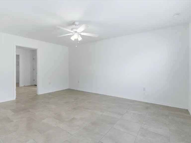 3911 Treasure Oak Way — Photo 8
