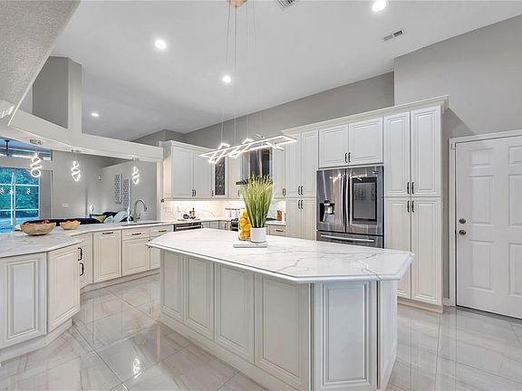 5th image of 18219 Sweet Jasmine Dr