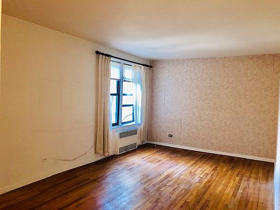 3rd image of 8355 Woodhaven Blvd APT 4J