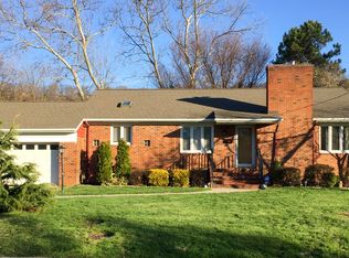 4 Renda Pl, Green Brook, NJ 08812