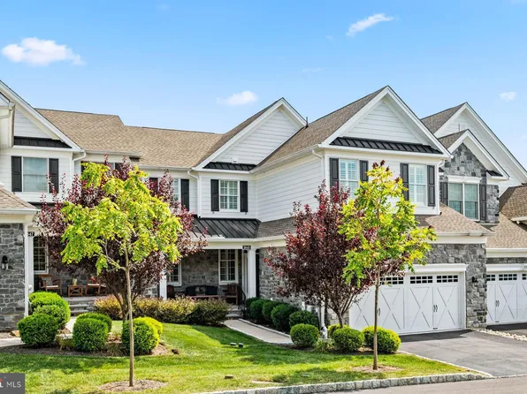 3845 Meadow View Farm Rd, Newtown Square, PA 19073