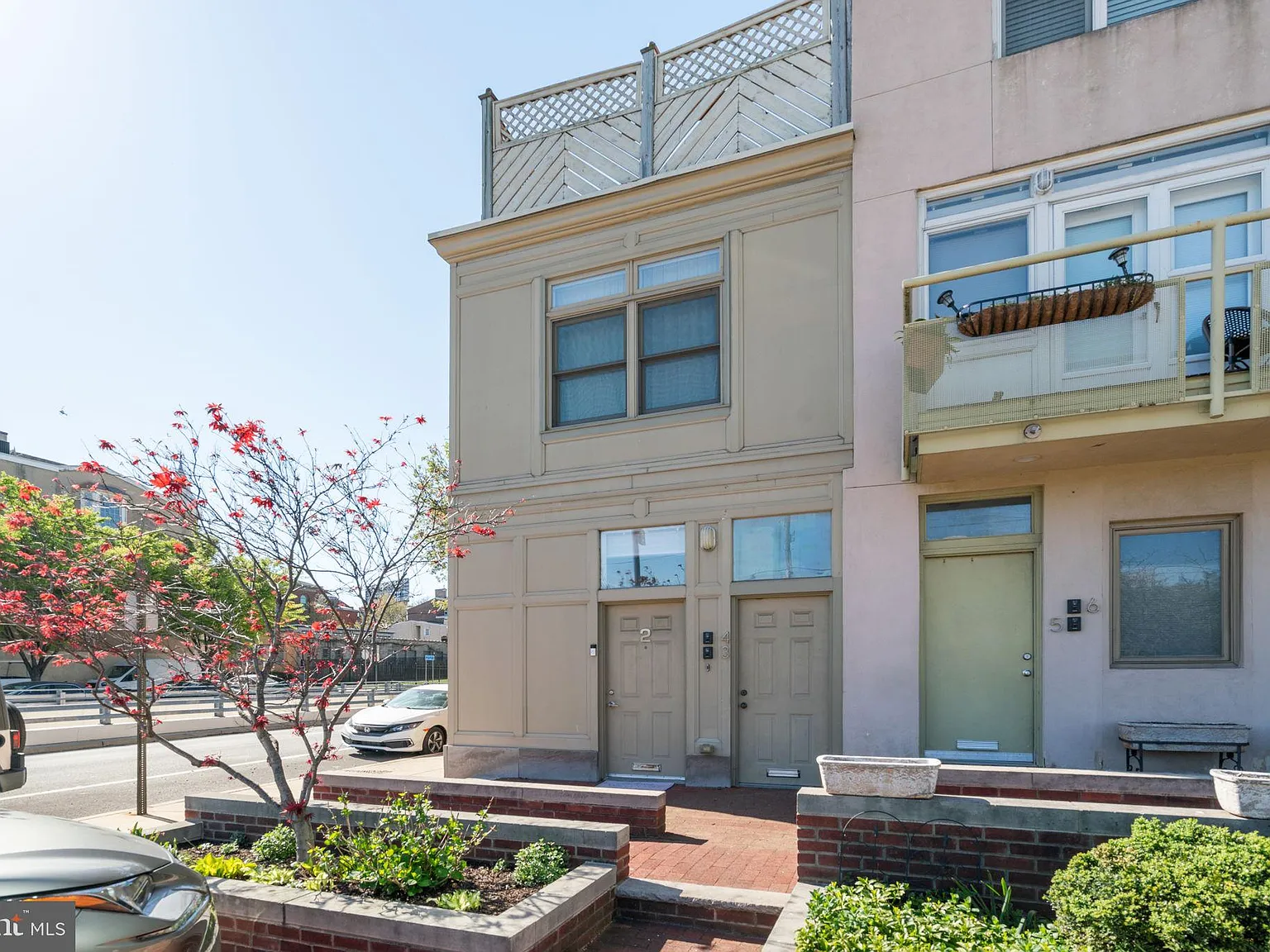 2 bed, 1.5 bath, 1316 sqft, $2,750 — Photo 2