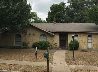 2909 Robin Hill Ln, Garland, TX 75044