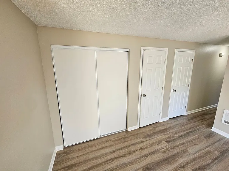 2535-2537 Wilark Dr NW — Photo 11