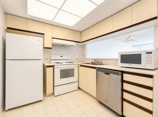 330 Alton Towers Cir #1103, Toronto, ON M1V5H3