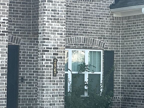 5th image of 2947 Centennial Dr NE