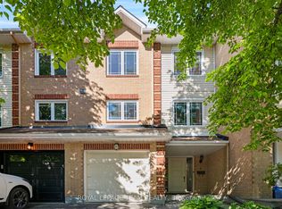 8 Mannington Ct, Ottawa, ON K2J 4A1