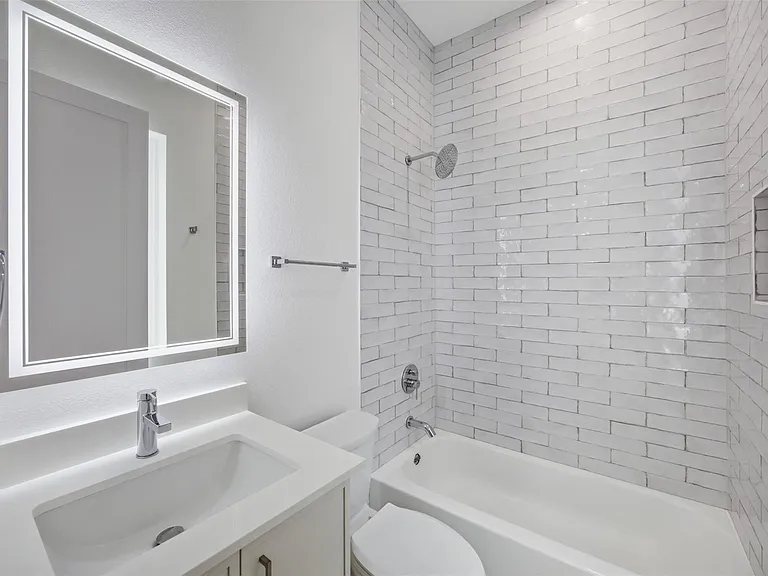 4605 Belmont Ave #2 — Photo 27