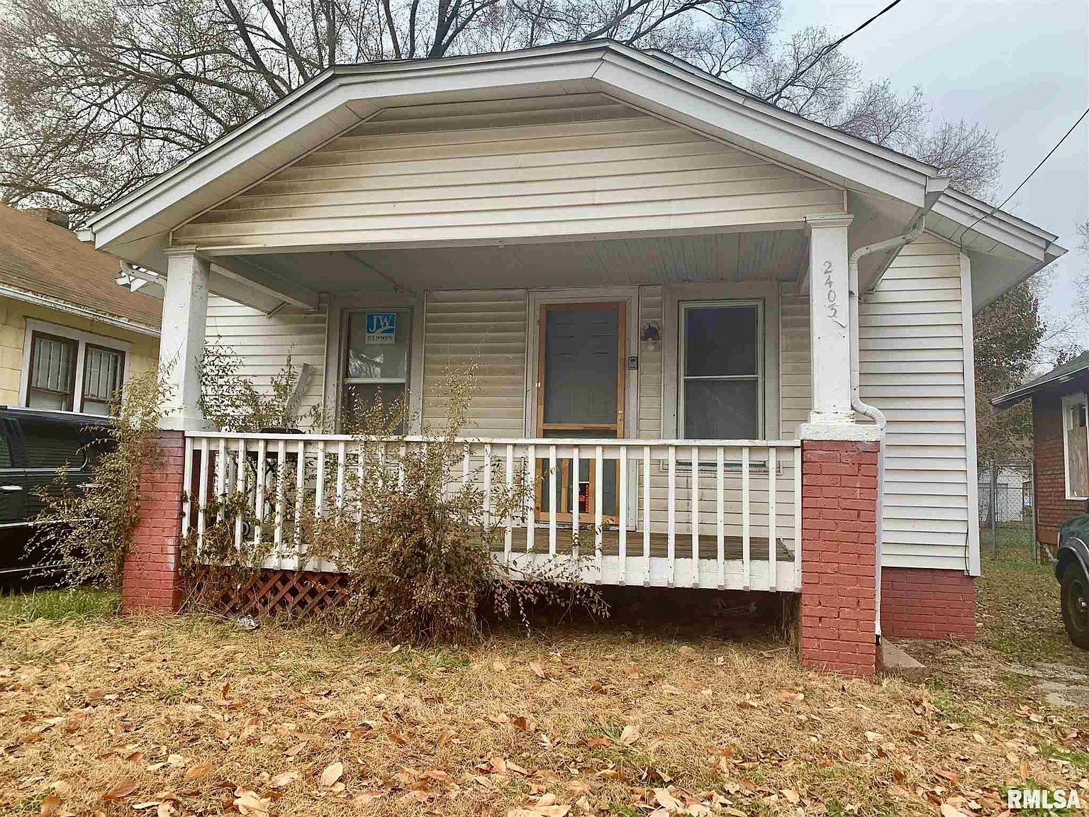 2403 W Howett St photo 1