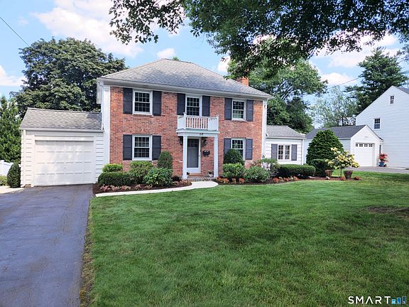2nd image of 68 Farmingdale Road