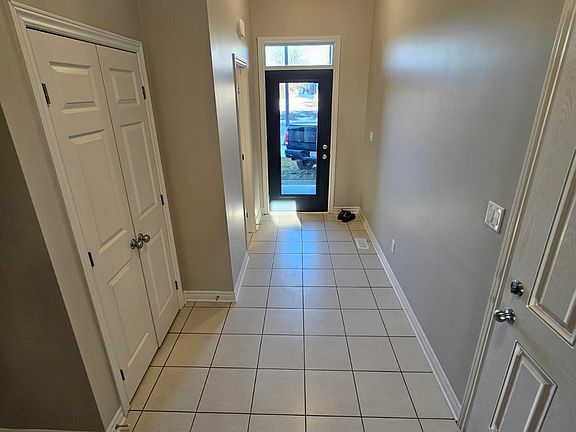 3rd image of 1693 Tenley Dr