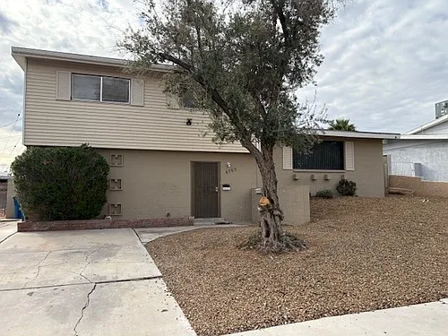 4703 Meredith Ave Photo 1