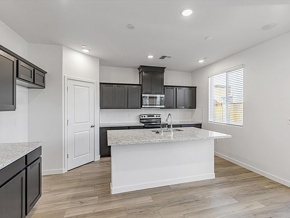 5th image of 5225 Senesta Cir