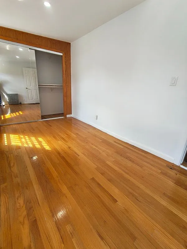 3 bed, 1.0 bath, 1797 sqft, $3,500 — Photo 3