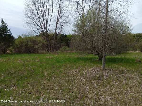 39 Bennington Greens Dr, Owosso, MI 48867