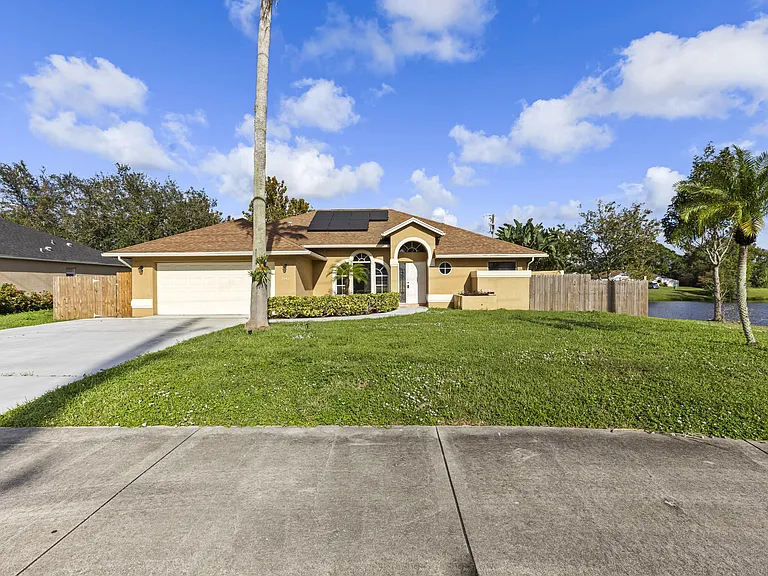 2141 SW Bayshore Blvd — Photo 1