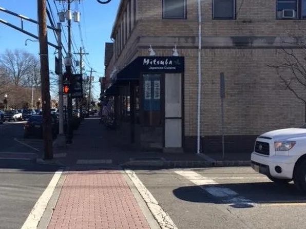 1 S Passaic Ave #3, Chatham, NJ 07928