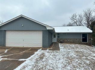 349 Memory Ln, Edmond, OK 73013