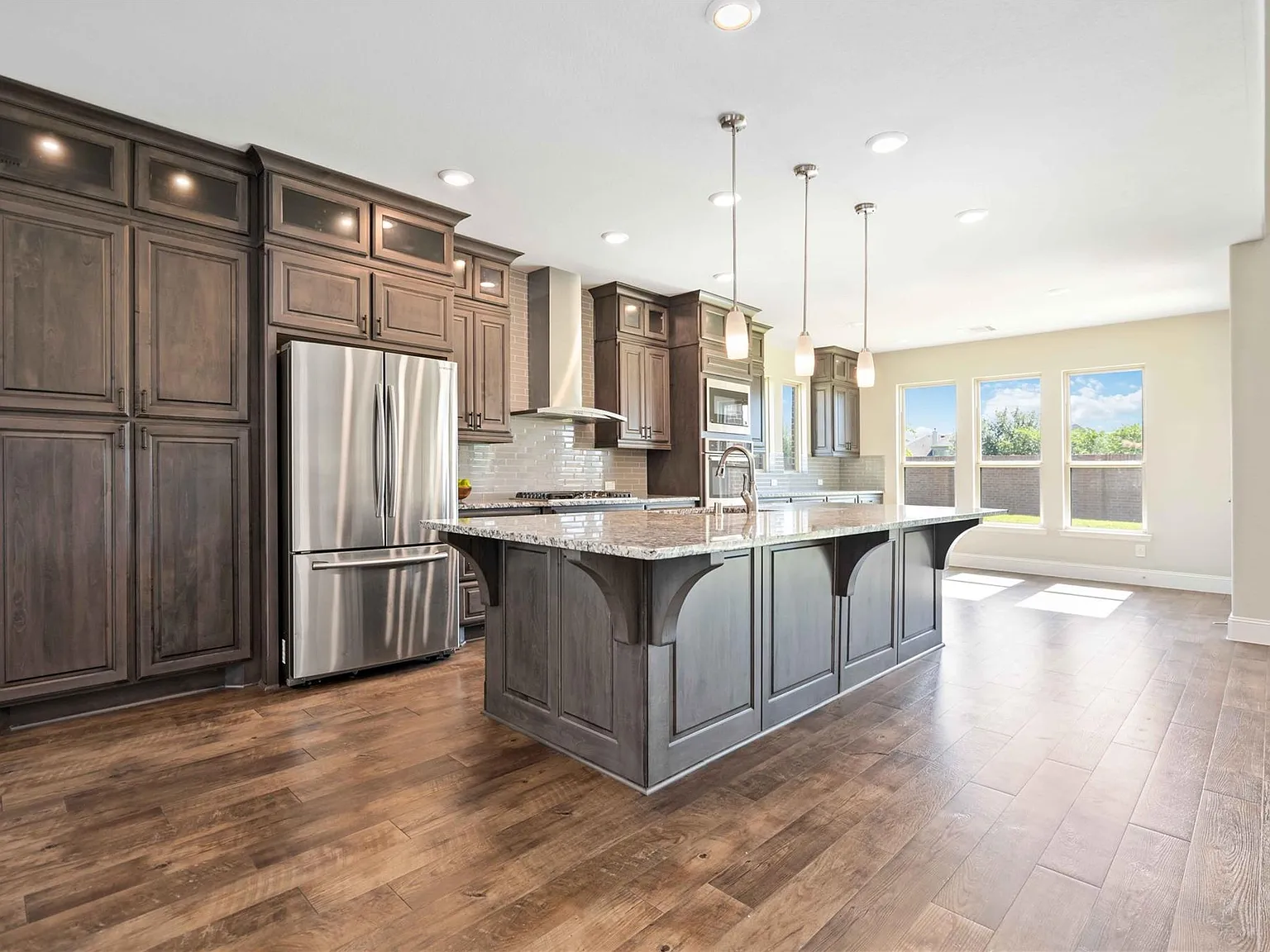 4 bed, 3.5 bath, 3478 sqft, $4,000 — Photo 3