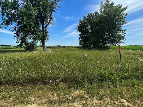 556 N 14th Rd, Lostant, IL 61334