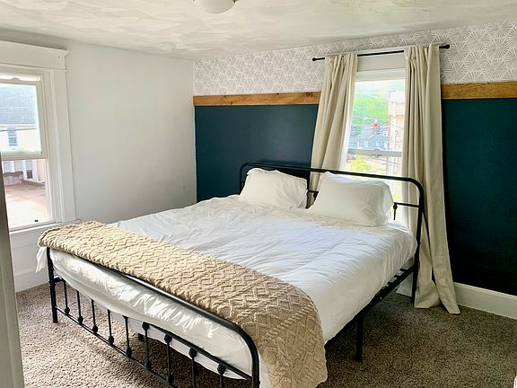 3rd image of 107 S Pardee St #107