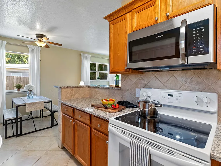 2908 Emory St — Photo 16