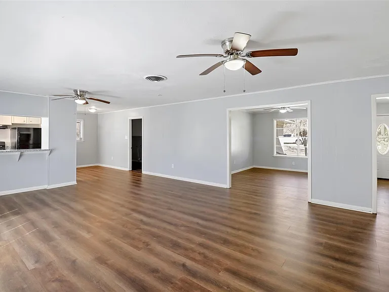 238 Sleepy Hollow Dr — Photo 8