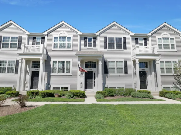 1698 Ruby Dr, Pingree Grove, IL 60140