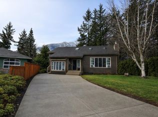 1009 Cypress Pl, Squamish, BC V0N 1H0