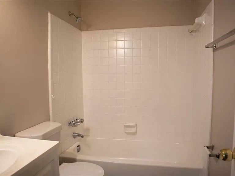 721 Redland Dr — Photo 7