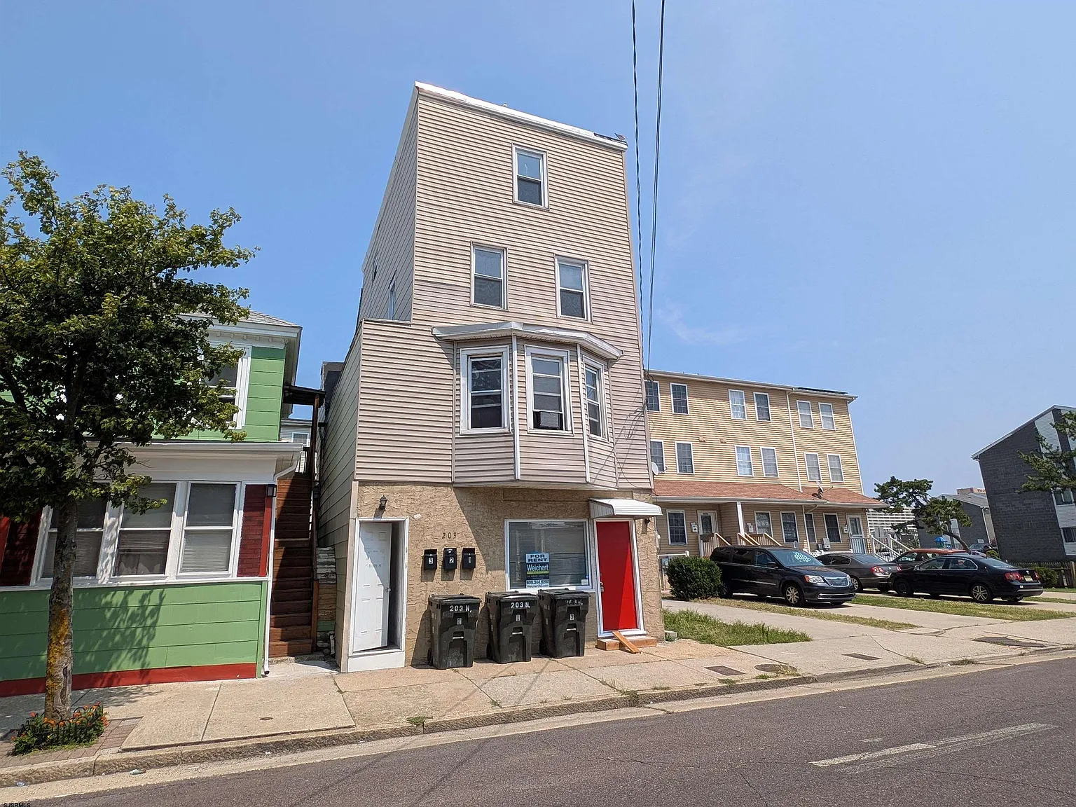 203 N South Carolina Ave — Photo 2