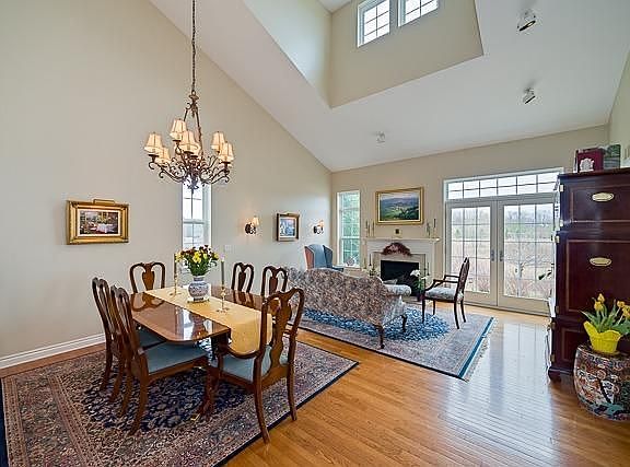3rd image of 5642 Hampshire Ln