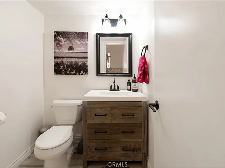 21500 Califa St — Photo 10