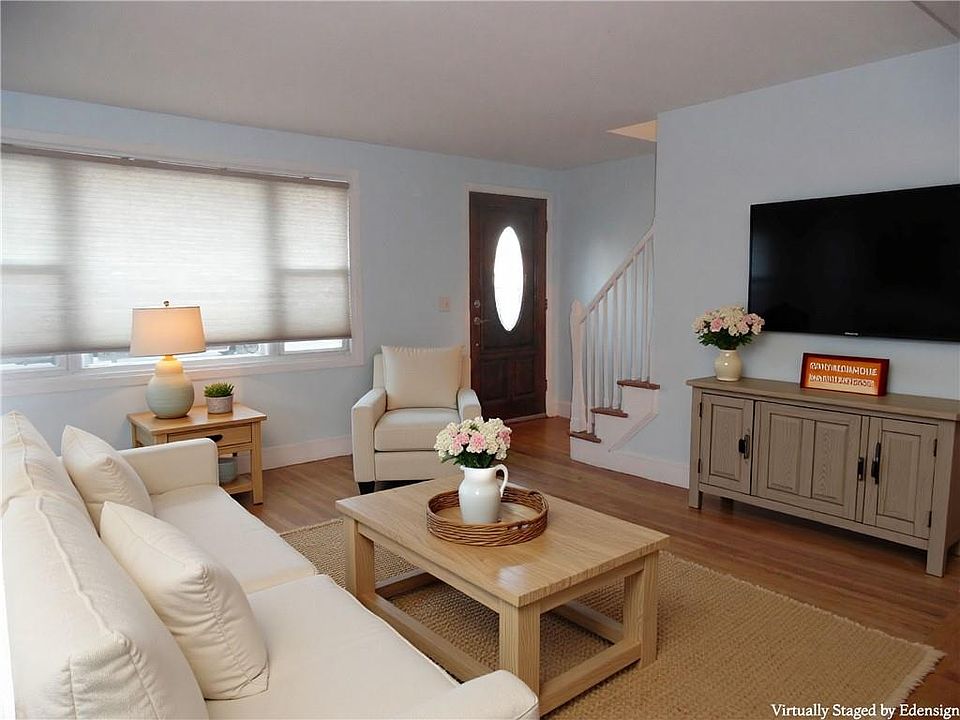 1st image of 5 Saint Theresa Ave