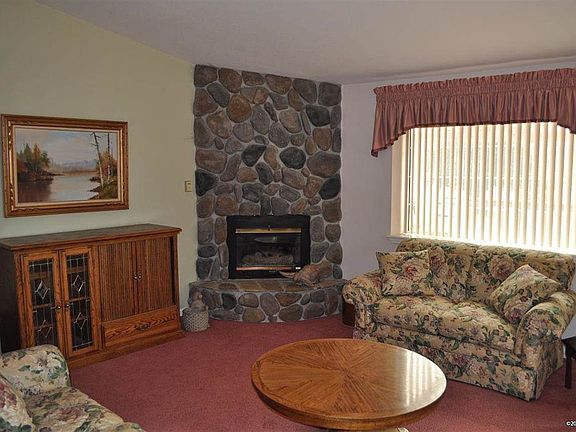 2nd image of 1331 Northampton Cir