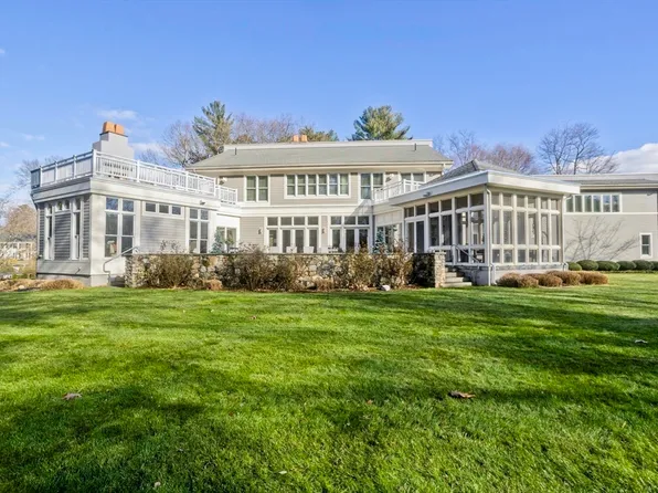 24 Prynne Ridge Rd, Longmeadow, MA 01106