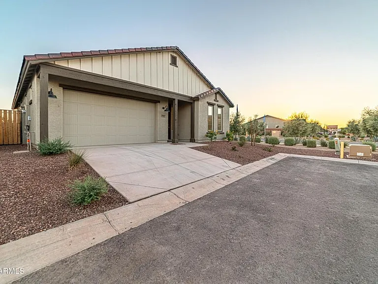 15085 W Desert Bloom St — Photo 2