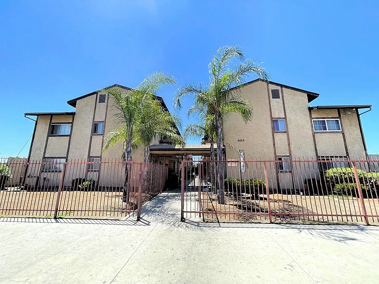 9825 Laurel Canyon Blvd — Photo 10