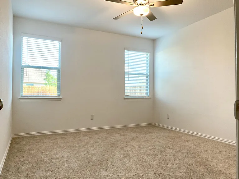 1201 Sassafras Dr — Photo 15