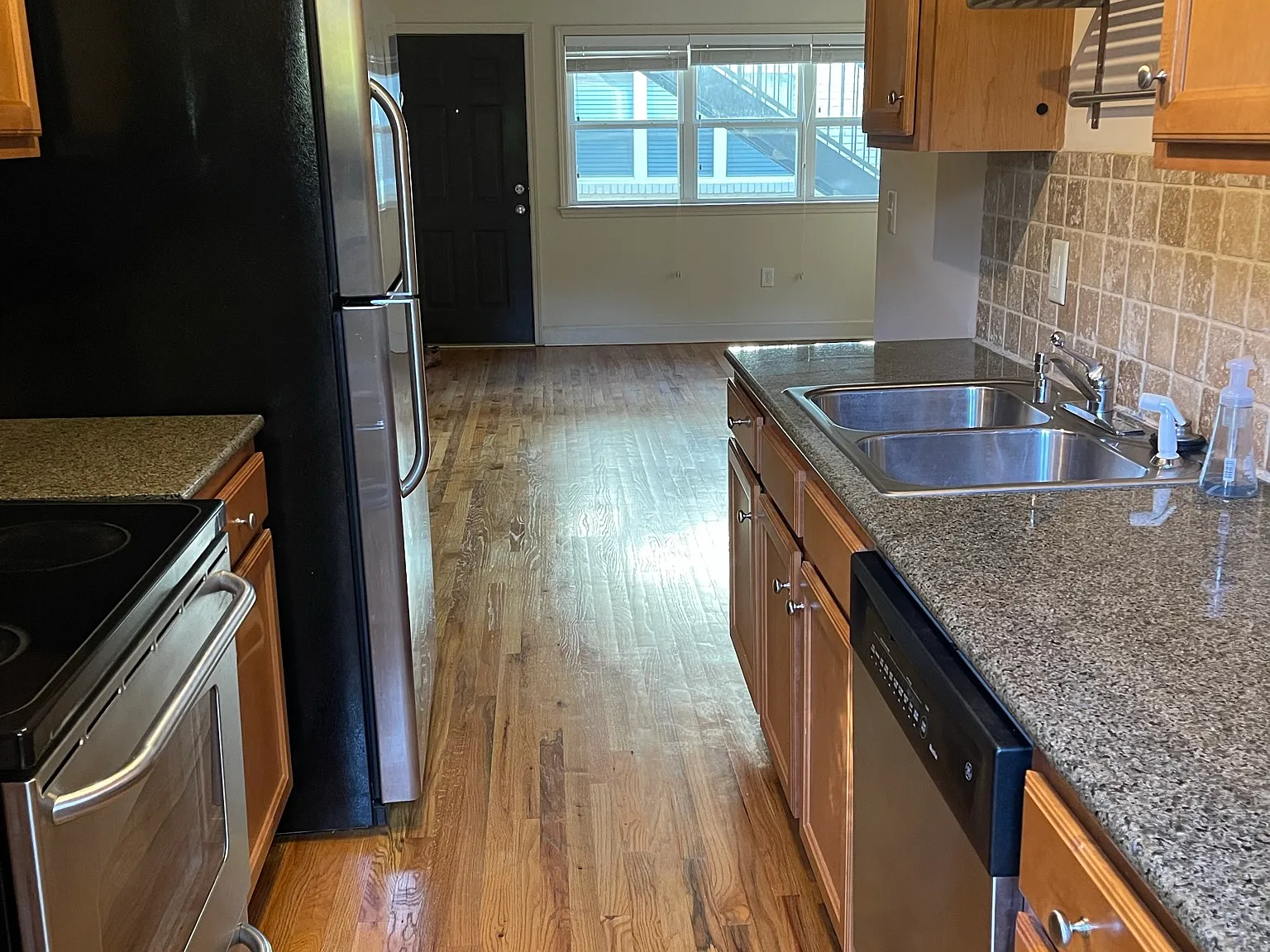 48 Peachtree Rd — Photo 2